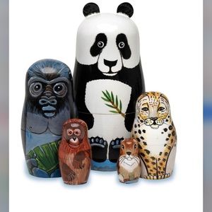 Endangered species animal nesting doll set